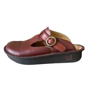 Alegria ladies leather slip on shoe very good condition, euro 40 leather 9.5.us